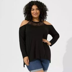 Torrid Women’s Black Knot Crochet Neck Cold Shoulder Sharkbite Hem Top Size 1X